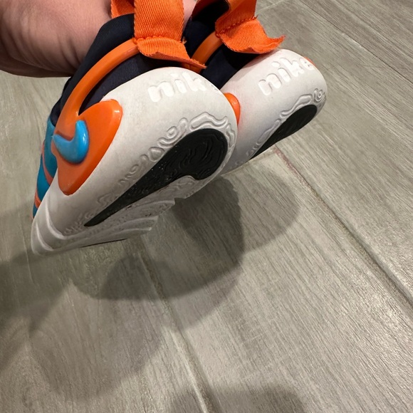Nike Nike Kids Vibrant Blue and Orange Sneakers- Size 11c - Picture 6 of 6